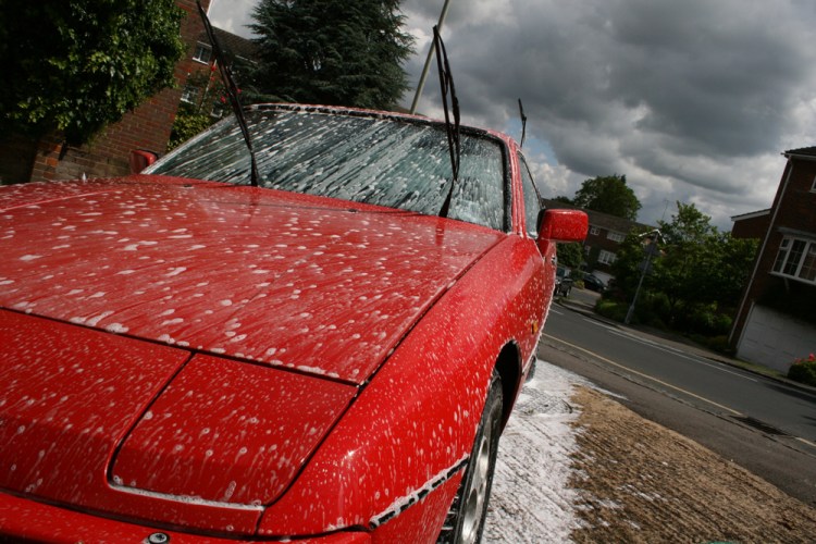 Porsche 924 S Snow Foamed